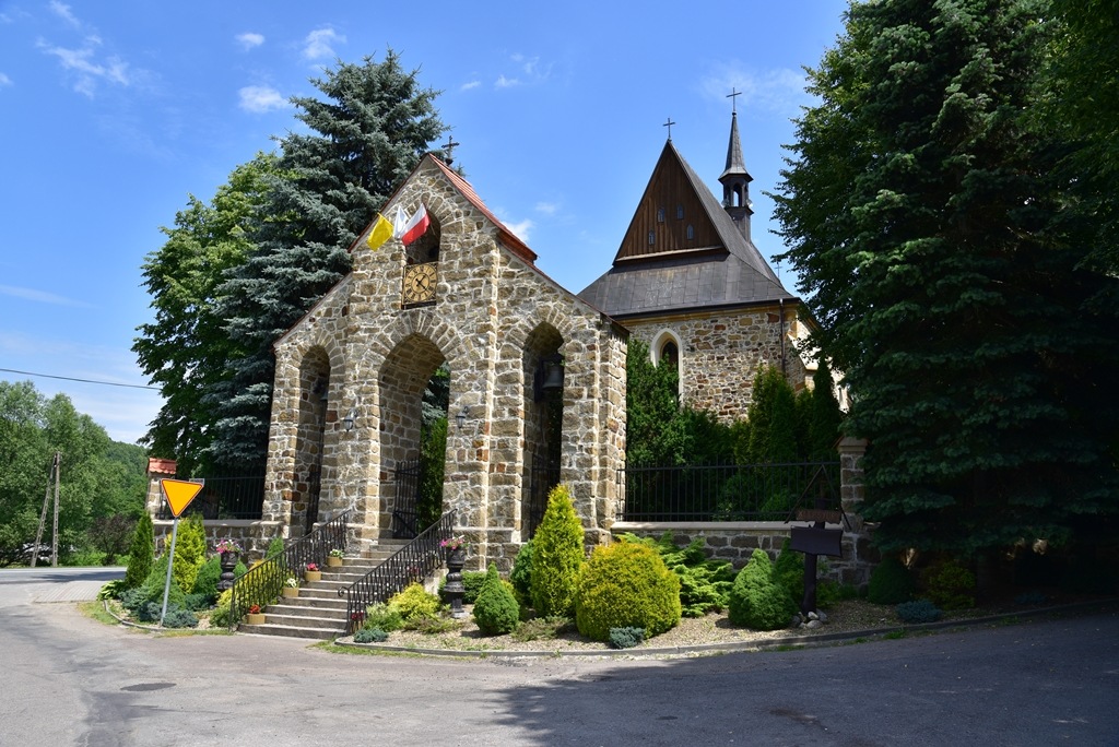Kościół p.w. św. Mikołaja w Połomi
